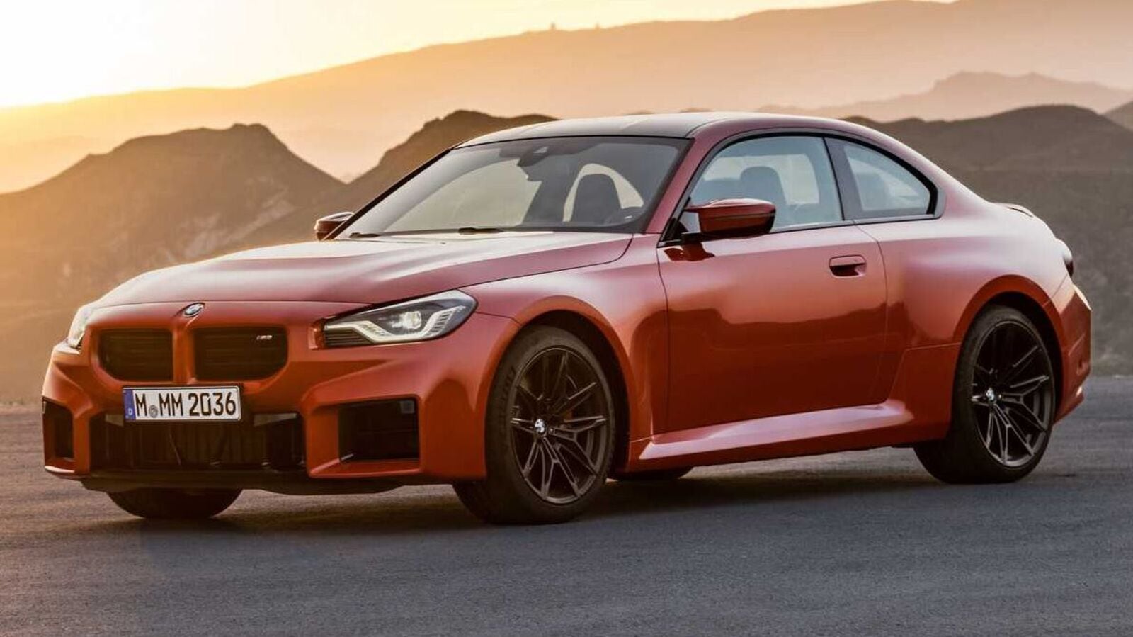 Second-gen BMW M2 debuts with 453 hp, gets a curved display and many more