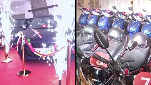 Jayanthi Lal Chayanthi, who owns the Challani Jewellery Mart, spent ₹1.2 crore to gift cars and bikes to his employees on Diwali.