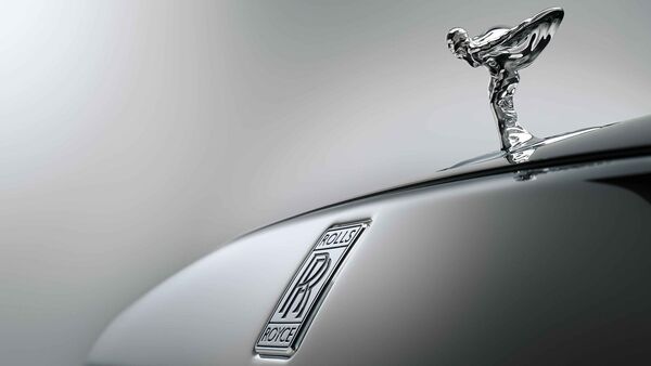 రోల్స్ రాయిస్ స్పెక్టర్ EV కూడా దాని బానెట్ పై ఏరో-ట్యూన్డ్ స్పిరిట్ ఆఫ్ ఎక్స్‌టసీ బొమ్మను కలిగి ఉంది