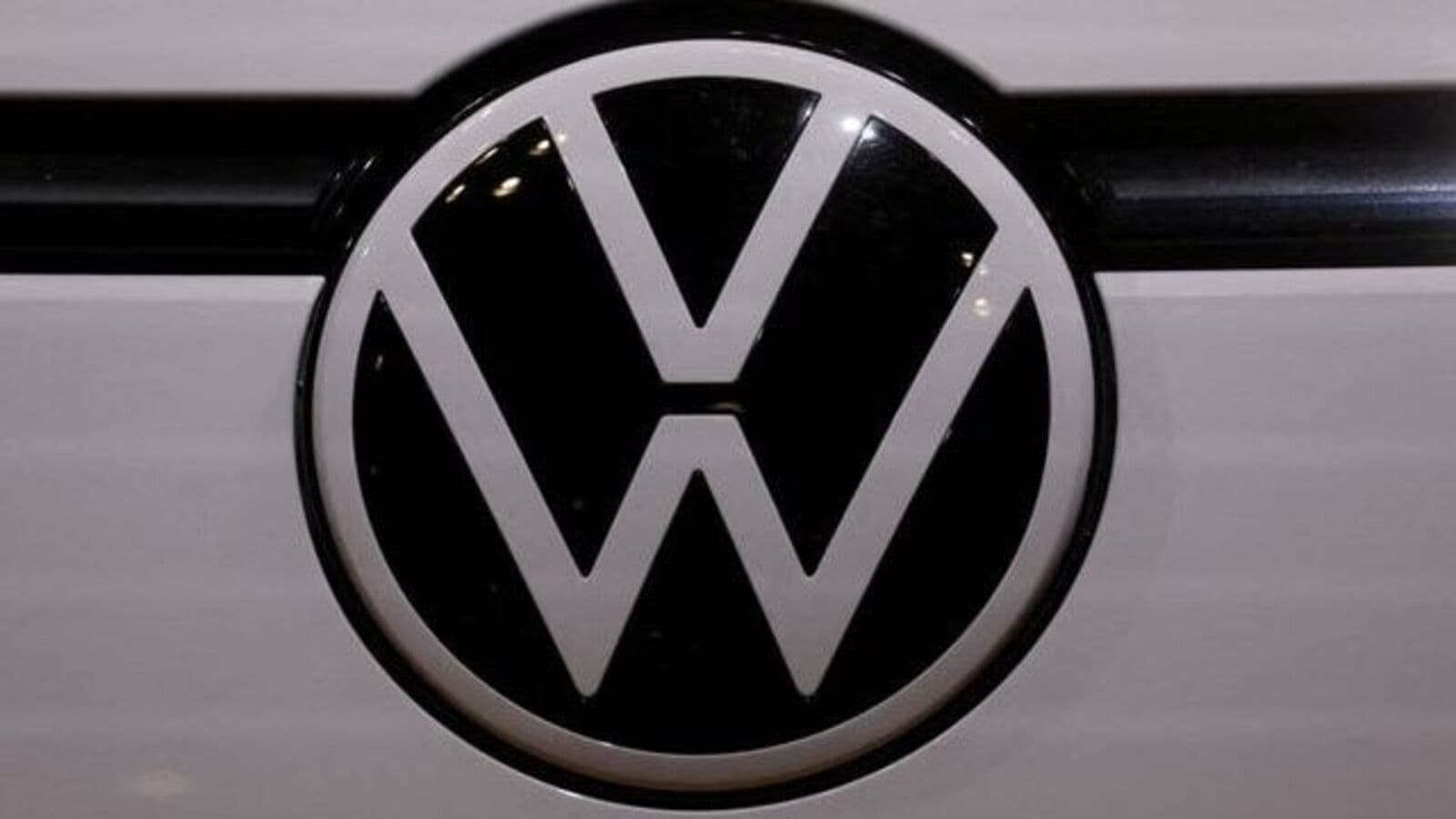 Volkswagen to ditch touch panels, will bring back push buttons on steering wheel