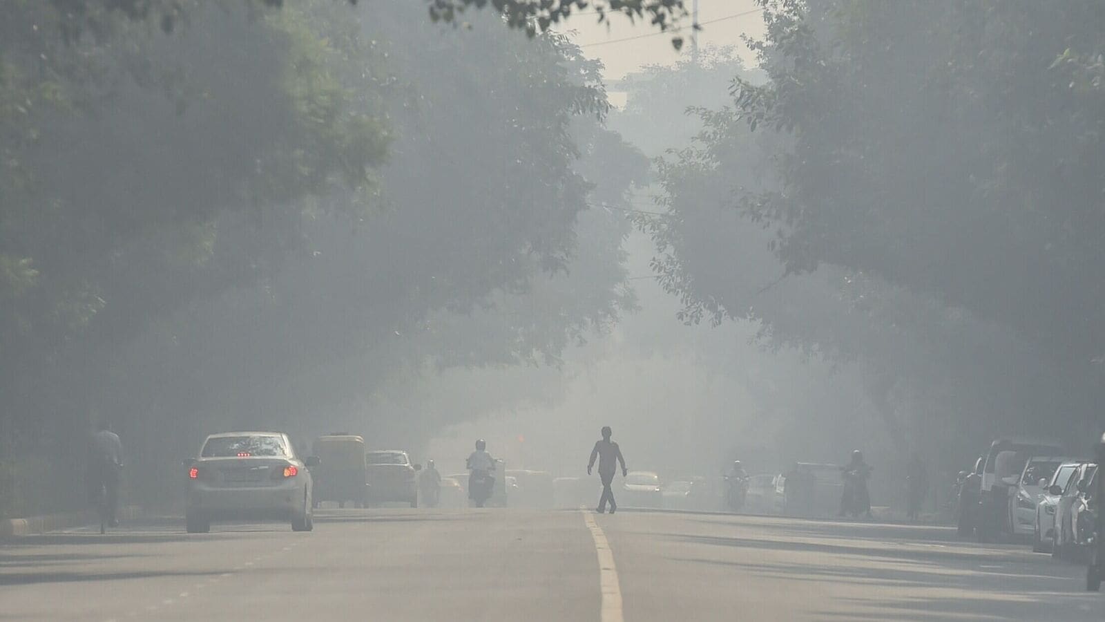 Delhi pollution: Vehicles contributed half of PM 2.5 around Diwali, says  CSE | HT Auto