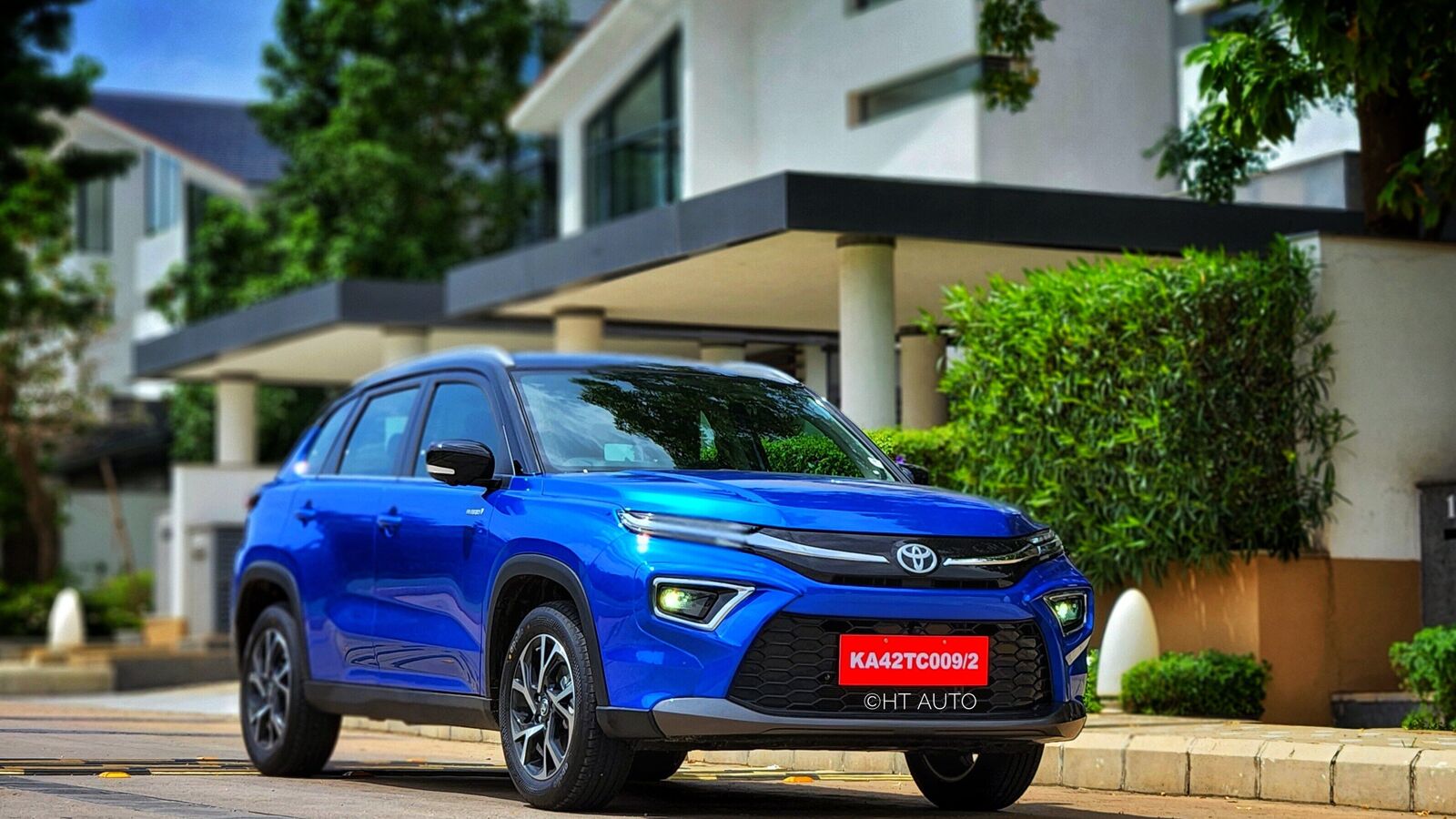 Toyota Urban Cruiser Hyryder Is The First SUV To Come With CNG 