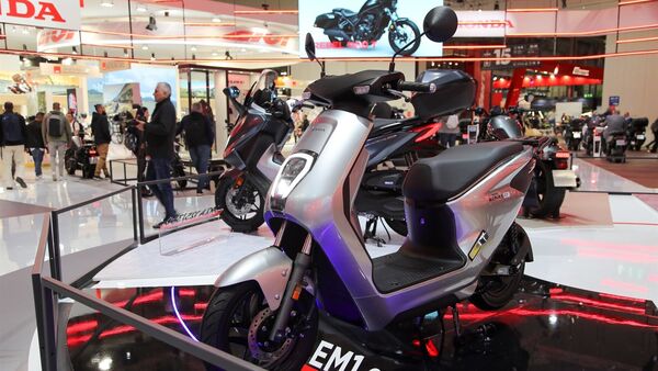 Honda is expected to offer fixed and swappable battery options in its upcoming range of electric scooters. (Image used only for representational purpose) Honda EM1