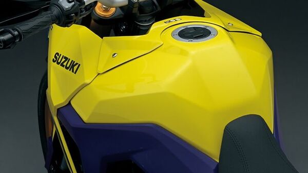 The fuel tank capacity of the V-Strom 800DE is 20 litres and the motorcycle weighs 230 kgs. The fuel tank capacity of the V-Strom 800DE is 20 litres and the motorcycle weighs 230 kgs.