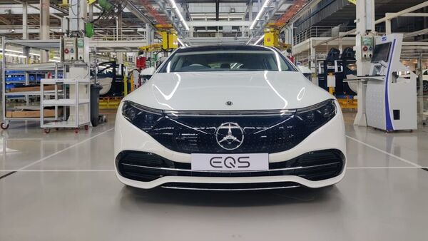 27-lakh-discount-mercedes-hacks-down-ev-prices-in-china-to-bolster