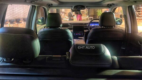 The 2022 Jeep Grand Cherokee gets a sporty blacked-out interior theme with a mix of asphalt grey and piano black trims. The 2022 Jeep Grand Cherokee gets a sporty blacked-out interior theme with a mix of asphalt grey and piano black trims.