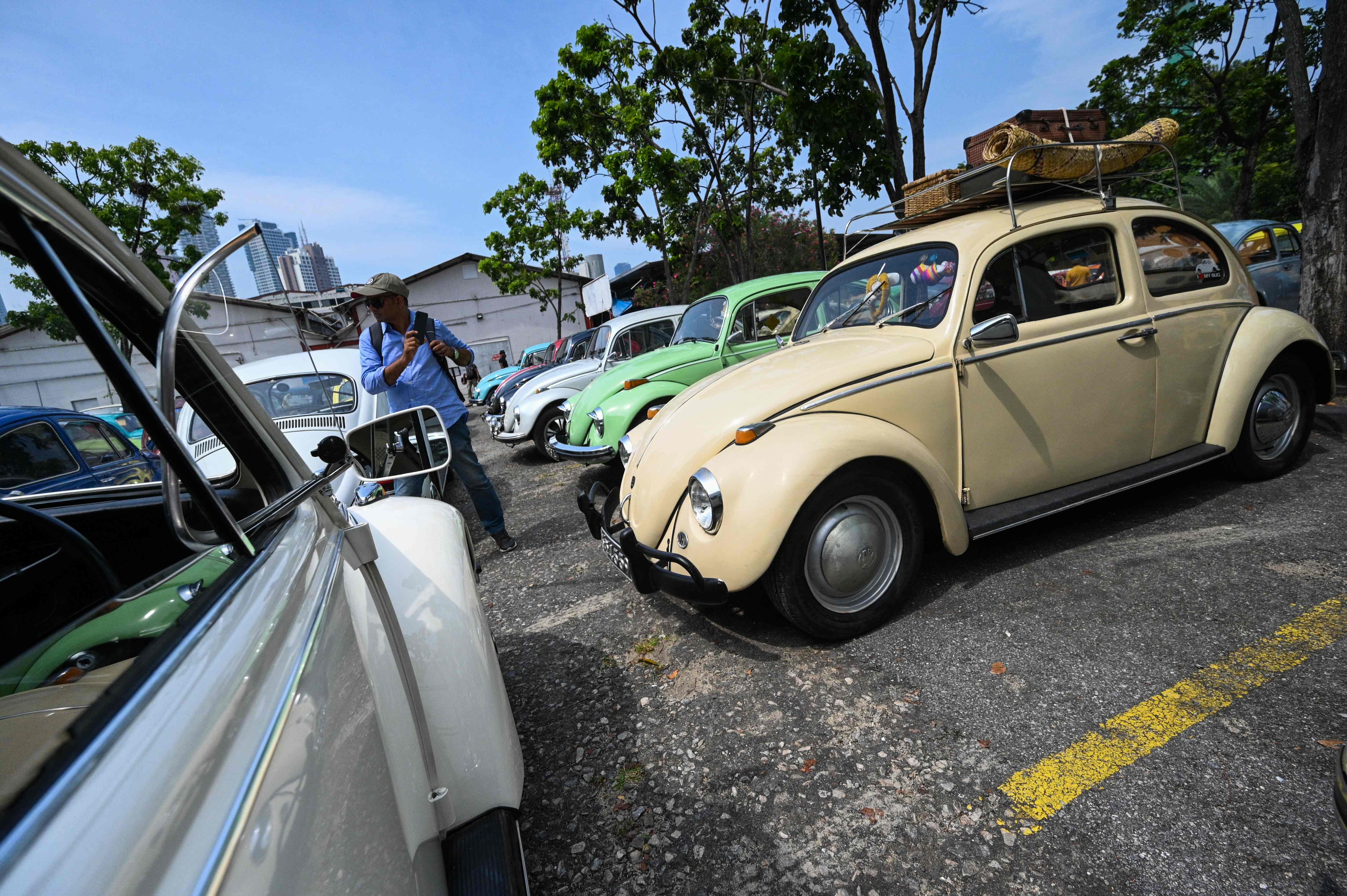 ఈ వోక్స్​వ్యాగన్​ బీటిల్​ ఓనర్స్​ క్లబ్​.. 25ఏళ్ల క్రితం ఓ బృందంగా మొదలైంది. ఇప్పుడు ఇందులో 250కిపైగా మంది మెంబర్స్​ ఉన్నారు.