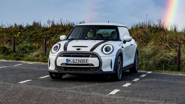 MINI Cooper SE Resolute Edition launched in Nanuq White colour