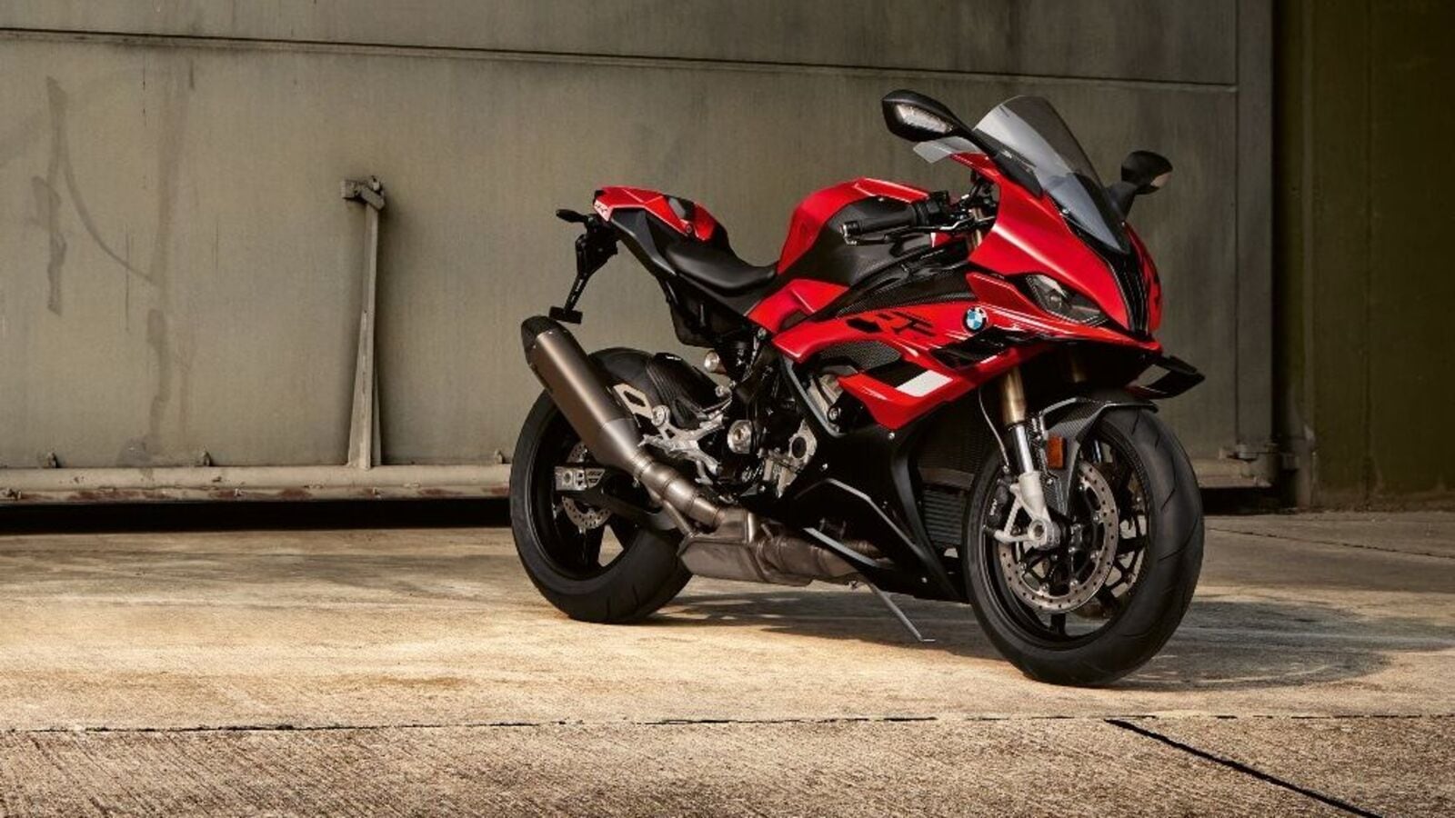 2023 BMW S 1000 RR to be launched in India on December 10