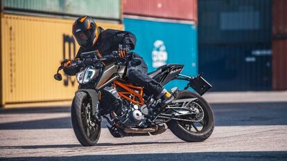 Motorrad KTM 125 Duke 2023, Baujahr: 2023, 2400 km , Preis: 4.549
