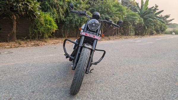The headlamp is also taken from the Yezdi Roadster. It is an LED unit. The headlamp is also taken from the Yezdi Roadster. It is an LED unit.