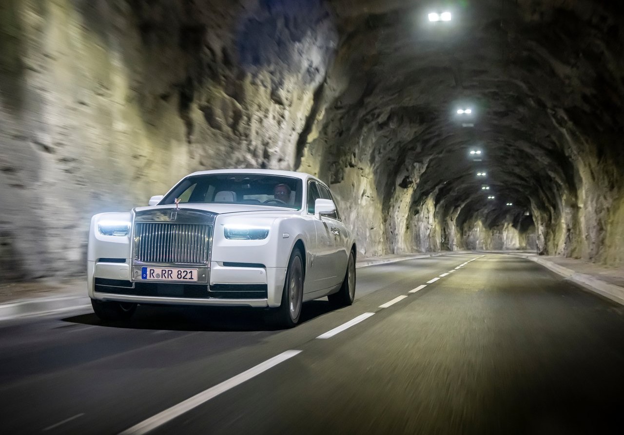 Saudi Arabian Football Players Gifted With Rolls Royce Phantoms After World  Cup Match Win Over Argentina