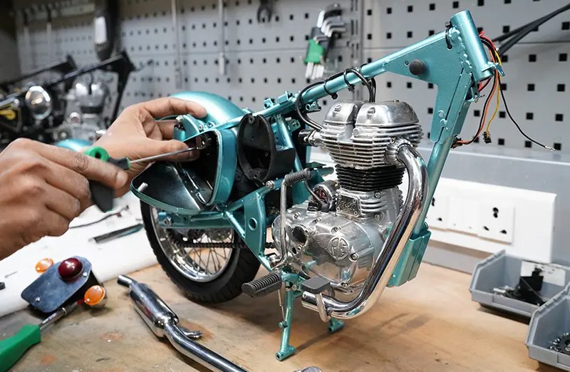 Royal Enfield Classic Collectible scale model features over 250 individual moving parts 