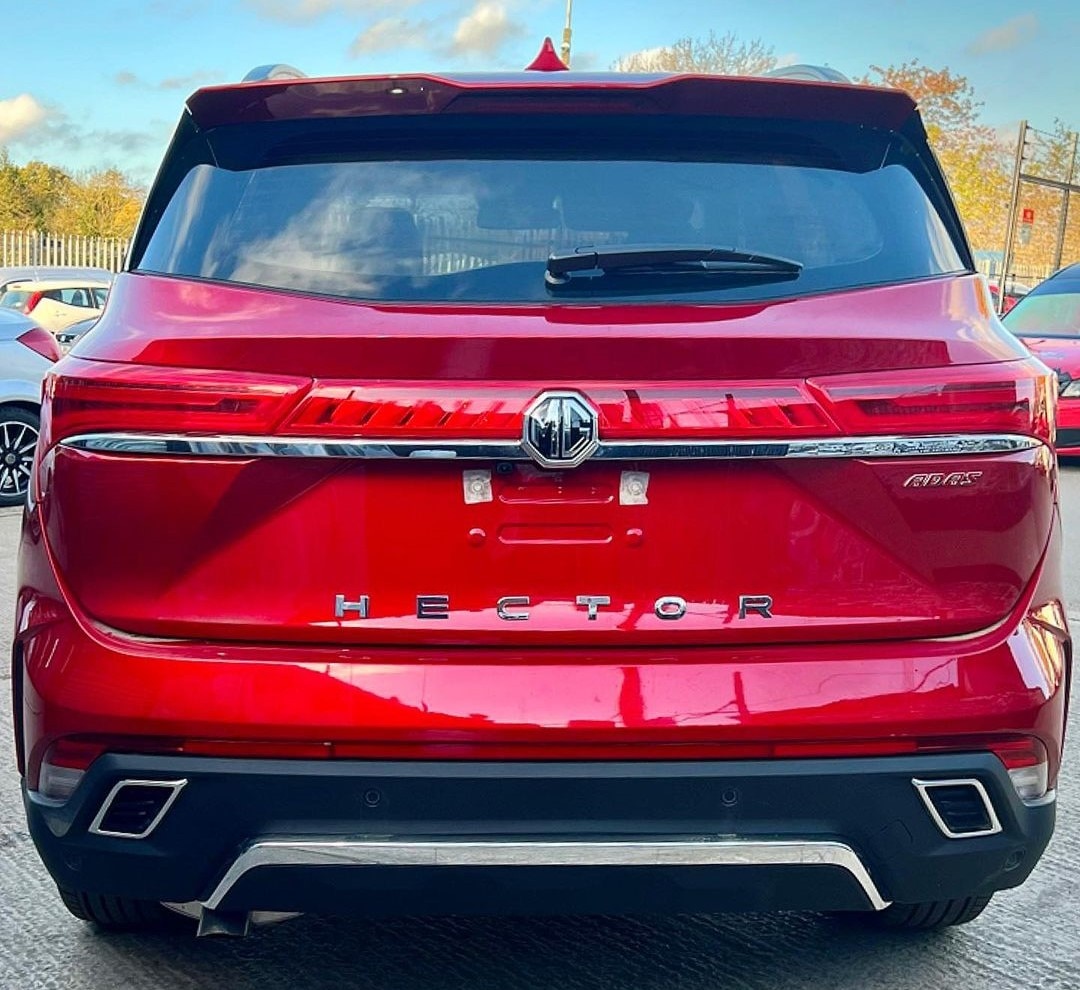 At the rear, the Hector facelift gets a new bumper and badging.  (Photo: Instagram/hertstintsandwraps)
