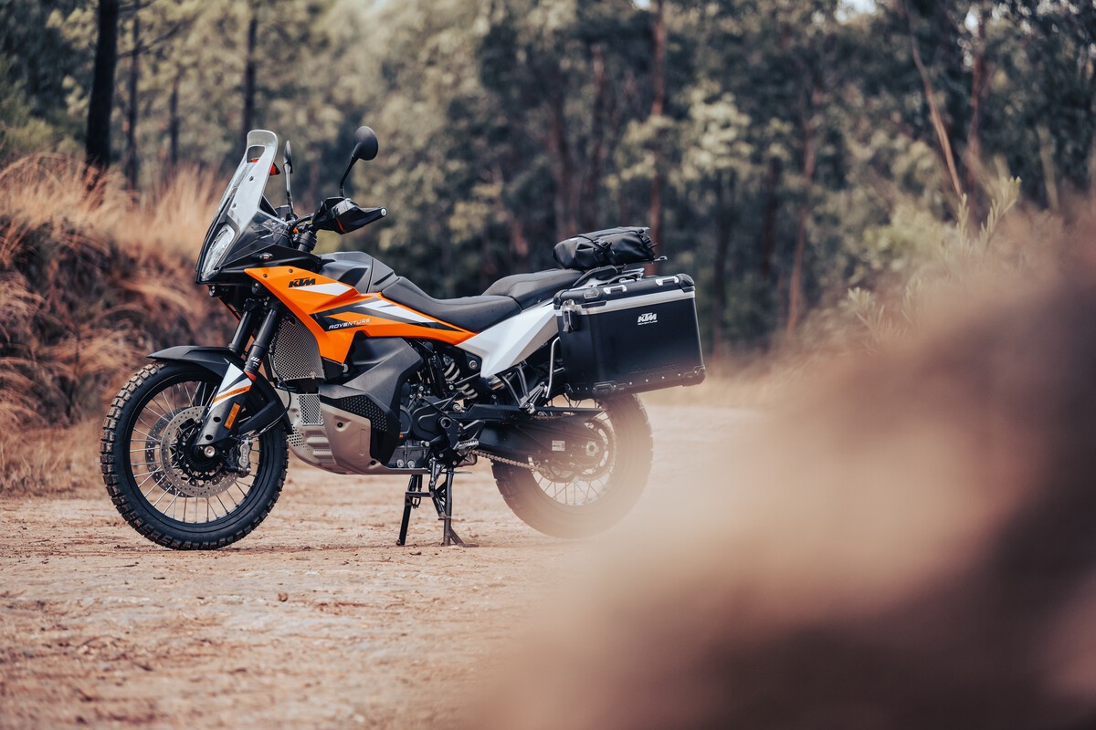 The 2023 KTM 890 Adventure has improved front suspension that can be adjusted via the fork caps