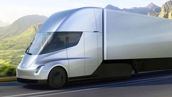 Tesla Semi promises to change the game in the field of fleet and transportation 