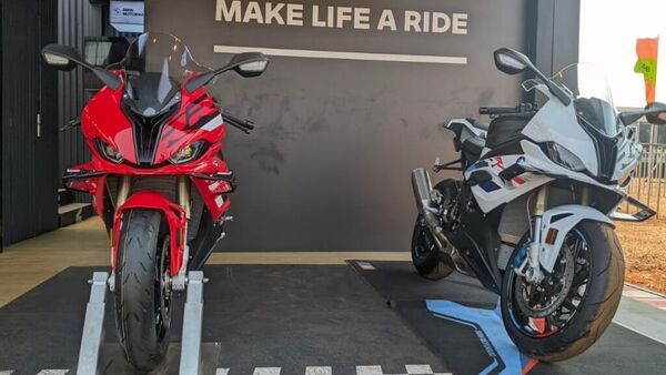 BMW S 1000 RR 2023 is fully upgraded with a 999 cc inline 4-cylinder engine that now produces 206.5 horsepower