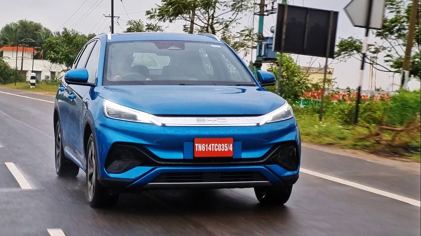 Acceleration is expectedly quick and there is sizeable difference between Eco and Sport modes. Despite the dull acceleration, Eco mode never feels lagging Acceleration is expectedly quick and there is sizeable difference between Eco and Sport modes. Despite the dull acceleration, Eco mode never feels lagging
