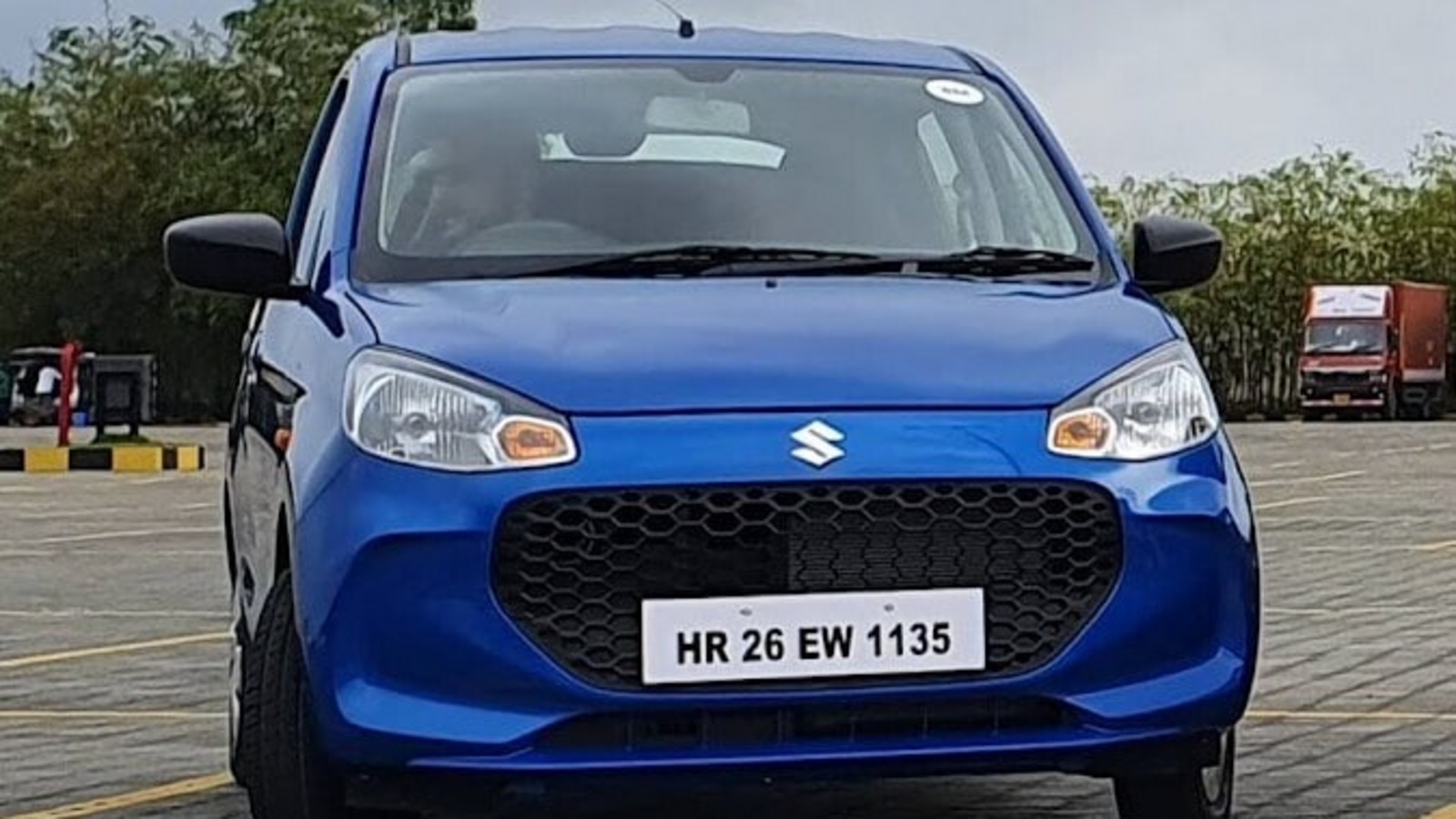 Toyota 5 seater car under 15 lakh