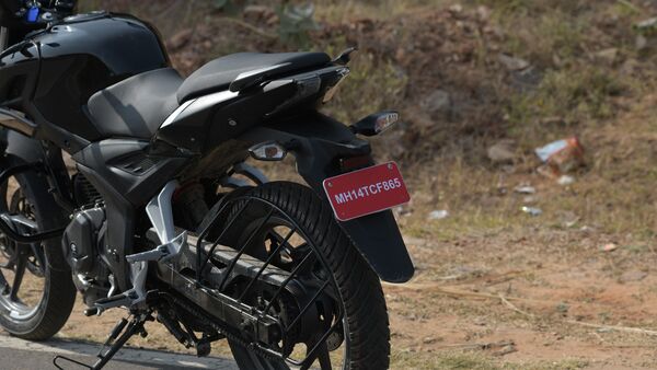 Pulsar P150 is equipped with single-channel ABS.