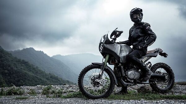 This custom-built Royal Enfield Himalayan gets 500cc engine & carbon fibre  parts | HT Auto