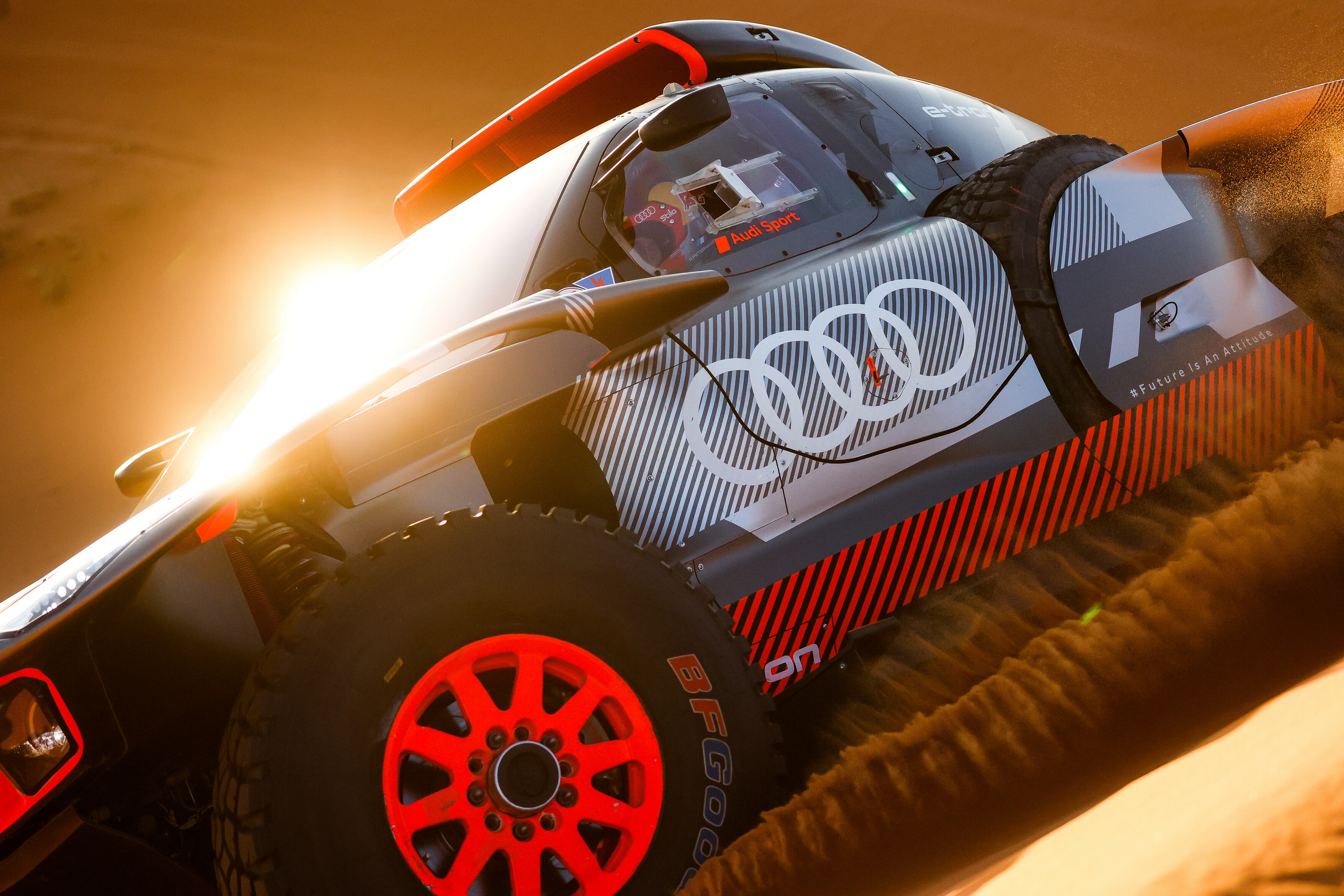 Audi drives electric RS Q e-tron in Dakar Rally for second year in a row
