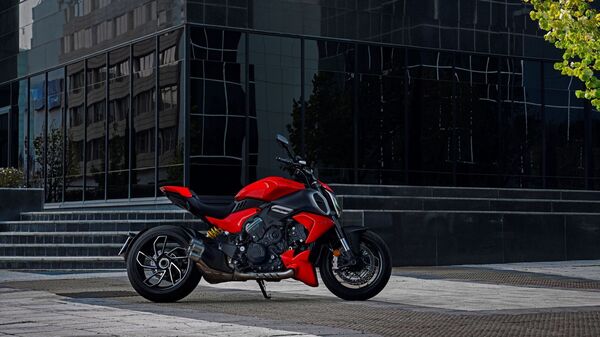 The Diavel V4 will be launched in third-quarter after Streetfighter V4 SP2. The Diavel V4 will cost ₹25.91 lakh ex-showroom. The Diavel V4 will be launched in third-quarter after Streetfighter V4 SP2. The Diavel V4 will cost <span class='webrupee'>₹</span>25.91 lakh ex-showroom.