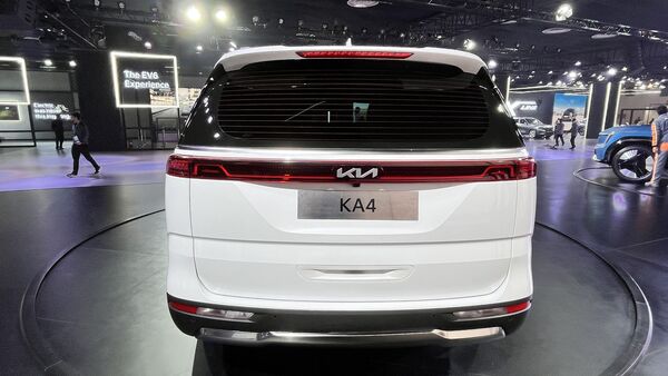Moving to the back, the premium MPV gets a thick and wide LED bar running through the car's width and connecting the LED taillights. Moving to the back, the premium MPV gets a thick and wide LED bar running through the car's width and connecting the LED taillights.