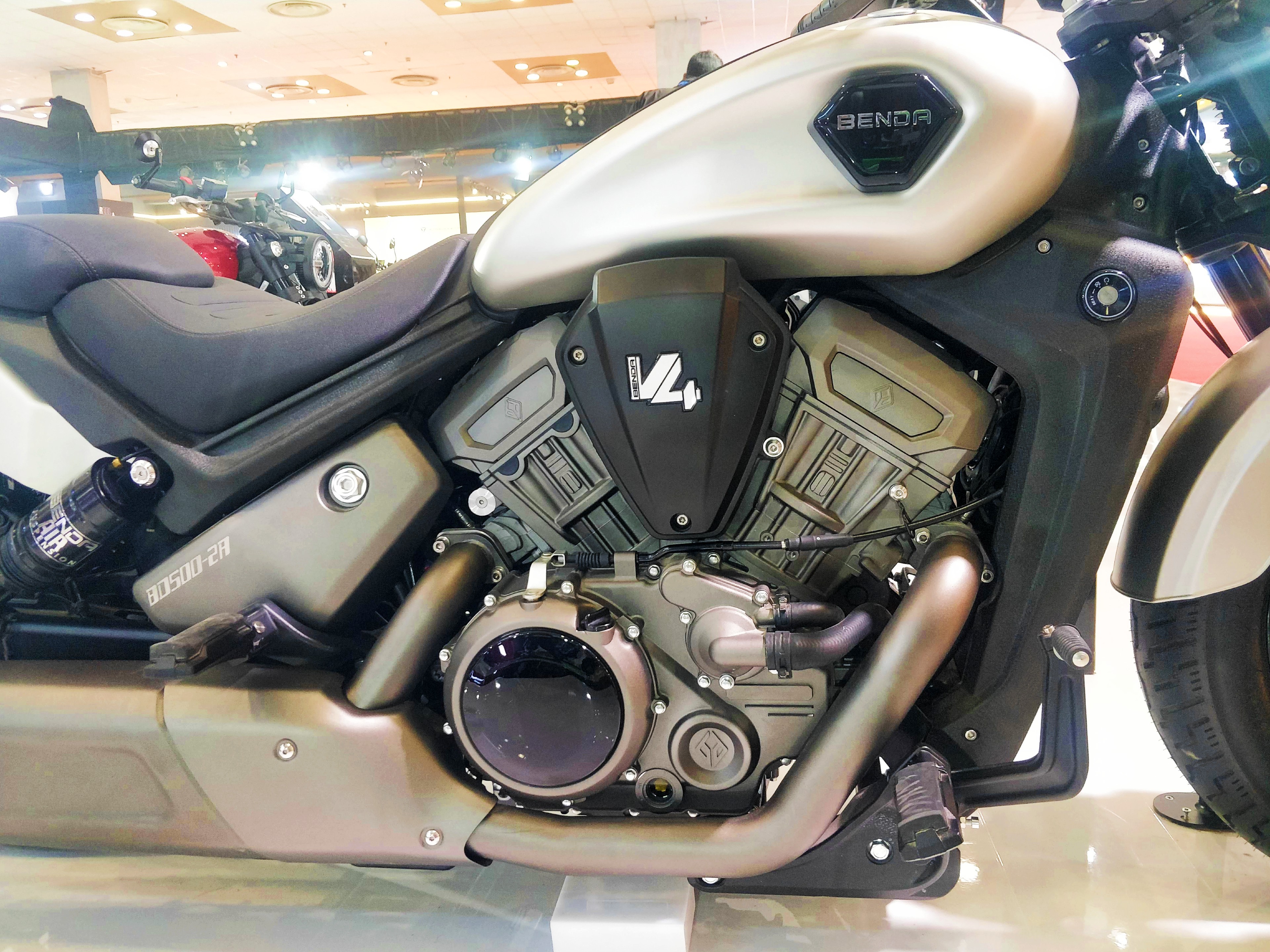 The 496 cc V4 engine on the Dark Flag produces 52.8 bhp and 42 Nm of peak torque Benda Dark Flag Auto Expo 2023