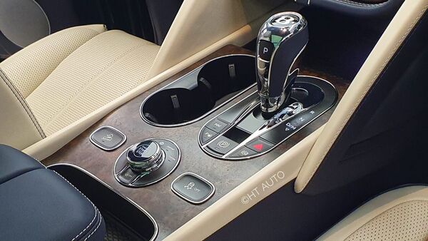 There is also all-wheel steering which aids in stability at high speeds and improving the turning radius at low speeds. There is also all-wheel steering which aids in stability at high speeds and improving the turning radius at low speeds.