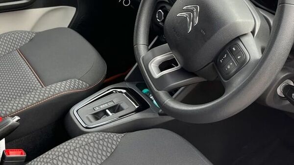 The only difference on the inside is the missing gear lever, which has been replaced by drive selector buttons on the centre console. The only difference on the inside is the missing gear lever, which has been replaced by drive selector buttons on the centre console.