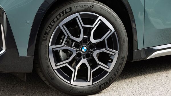On the sides, there are new 18--inch alloy wheels. On the sides, there are new 18--inch alloy wheels.