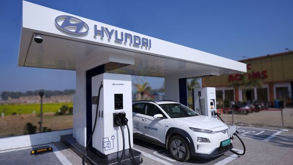 Hyundai Kona Electric charging on the Delhi-Chandigarh highway.