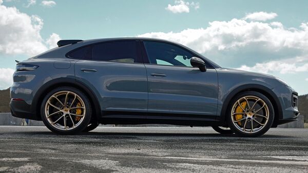 Porsche cayenne deals electric suv