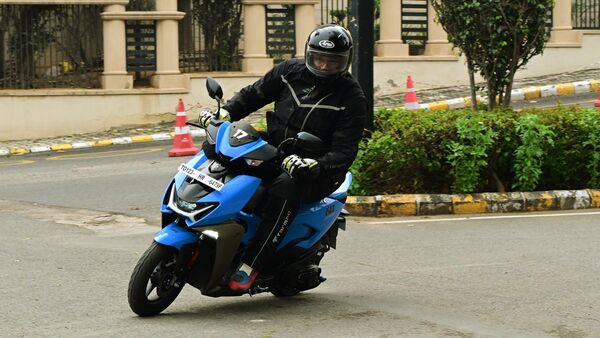 Hero Xoom vs Honda Activa: Which scooter should you buy?