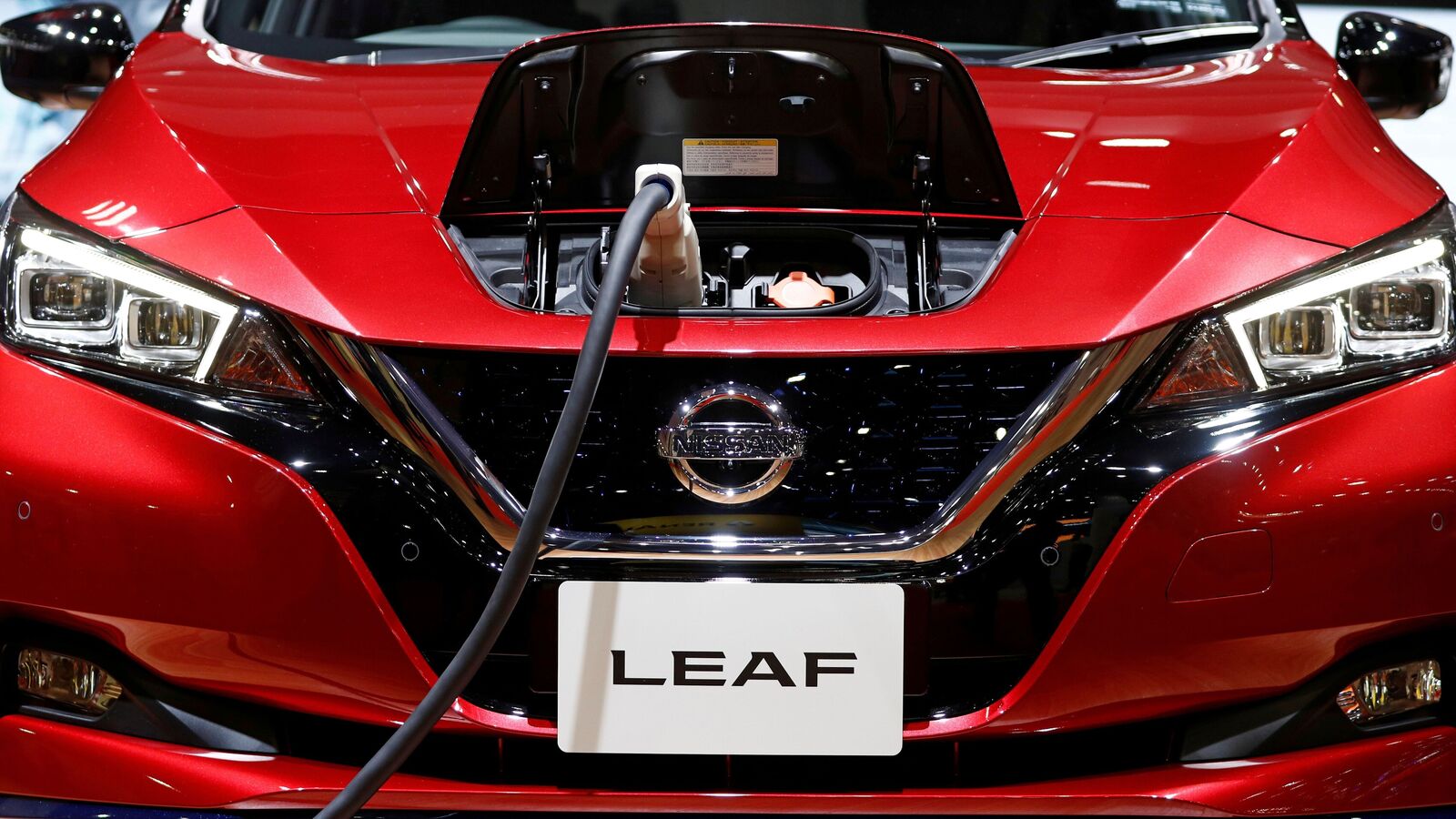 Nissan recalls nearly 65,000 Leaf EVs, blames driver error Bergip Cars