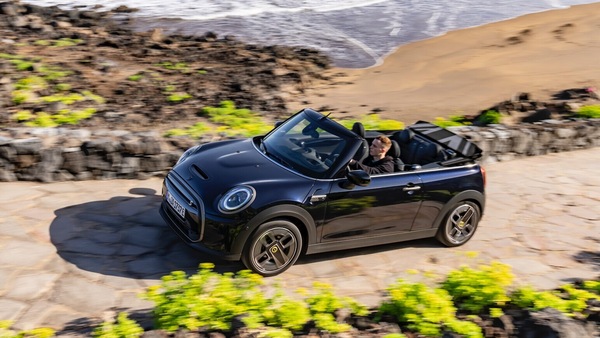 The BMW MINI Cooper SE Convertible will be a limited-edition electric car, with only 999 units produced.