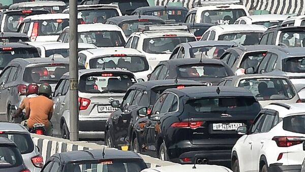 According to Gautam Buddh Nagar transport department officials, there are more than 8.7 lakh vehicles registered in the district, of which about 60,000 have HSRP.  (Documentary photo) (Hindustan Times)