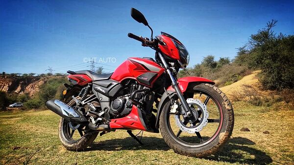 TVS Apache RTR 160 2V has recently been fully upgraded in terms of features