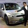 Shah Rukh Khan with the Hyundai Ioniq 5 EV at Auto Expo 2023