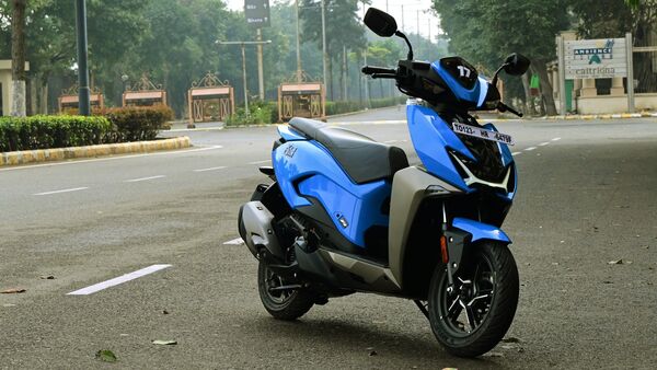 The Hero Xoom has a sporty look, its H-shaped LED daytime running lights and sharp lines quickly grab your attention