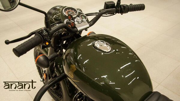 The motorcycle gets Indian Army emblems on the fuel tank and side panels. The motorcycle gets Indian Army emblems on the fuel tank and side panels.