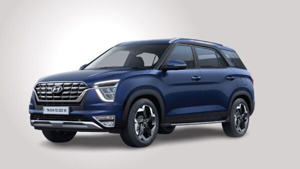 Hyundai Alcazar facelift is all set to launch with a new front face, a new engine and several new features.