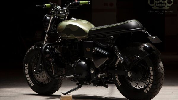 Eimor Customs has modified a Royal Enfield Classic 500. The shop has named this build Arsenal. Eimor Customs has modified a Royal Enfield Classic 500. The shop has named this build Arsenal.