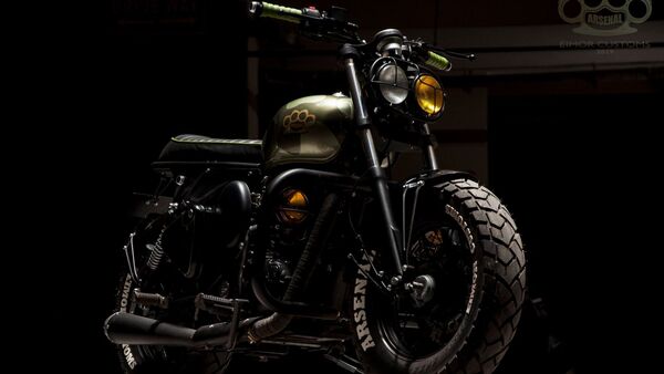 This modified Royal Enfield Classic 500 will definitely turn heads on ...