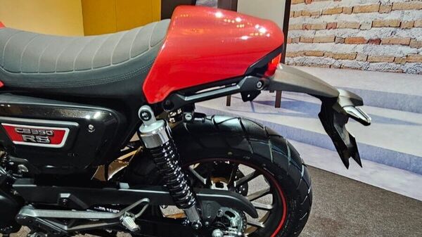 In Pics Honda Cb350rs With Cafe Racer Has A Blend Of Neo Retro Design