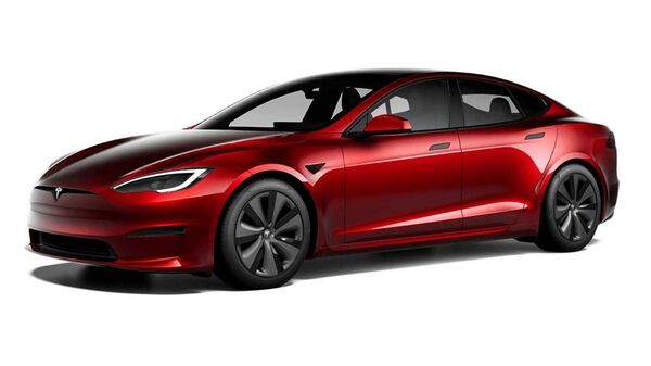 For a few years now, the ultra-red paint theme of the Tesla Model S and Model X has been a new color option for the flagship electric car.