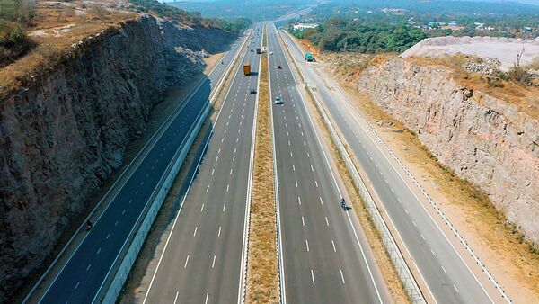 The expressway has been designed to achieve a speed of 110 to 120 kilometres per hour. The expressway has been designed to achieve a speed of 110 to 120 kilometres per hour.