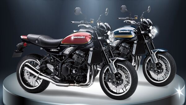 Kawasaki offers the Z900RS in two color schemes. 