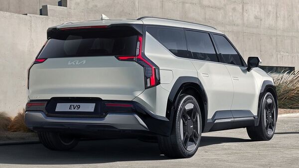 Speaking of battery packs, their capacity hasn't been revealed yet. However, it could be 77.4 kWh unit from the Ioniq 5. Speaking of battery packs, their capacity hasn't been revealed yet. However, it could be 77.4 kWh unit from the Ioniq 5.